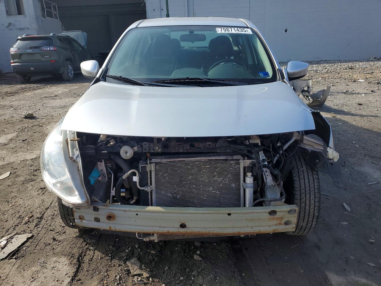 2018 NISSAN VERSA SV photo 9