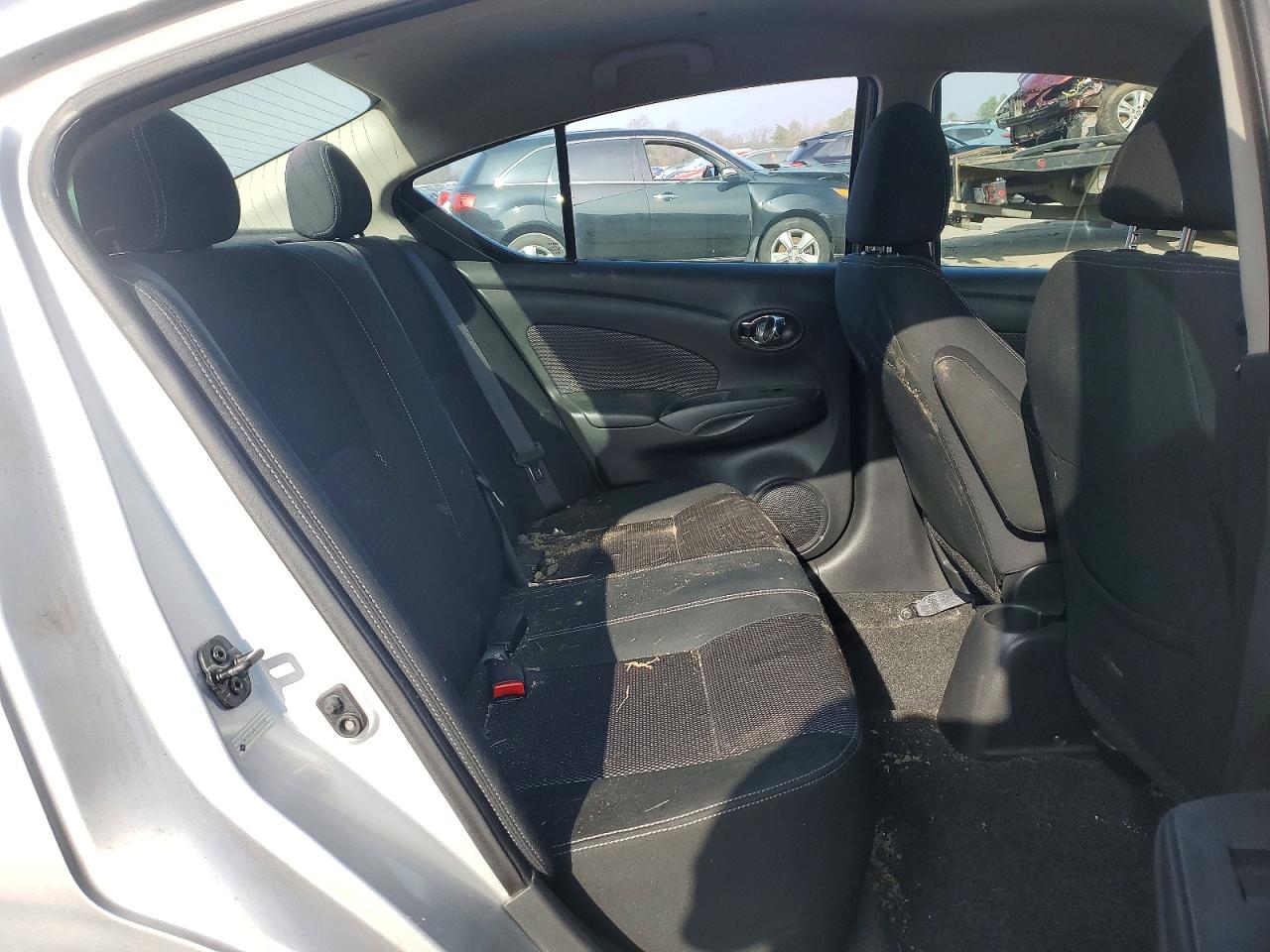 2018 NISSAN VERSA SV photo 19
