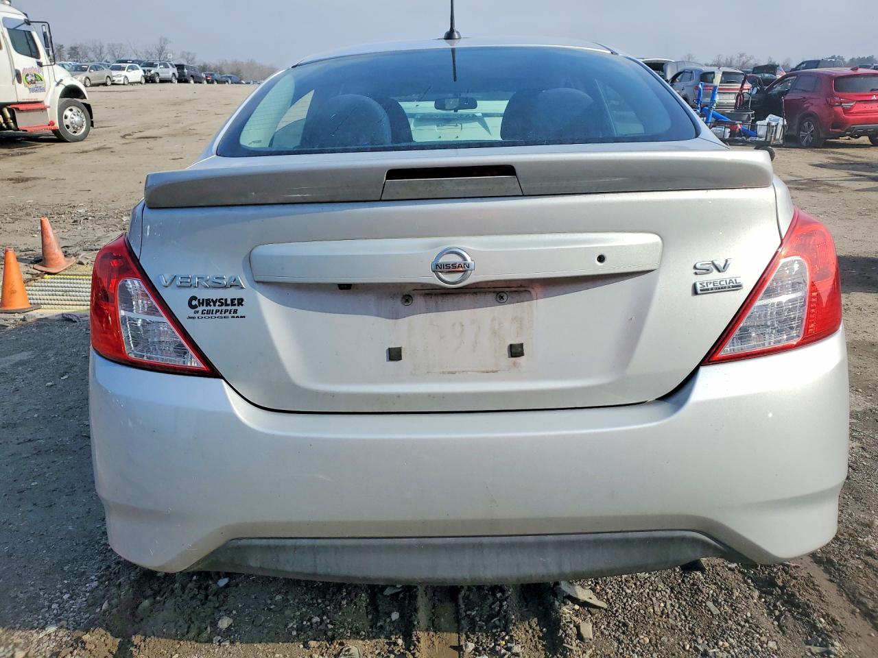 2018 NISSAN VERSA SV photo 11