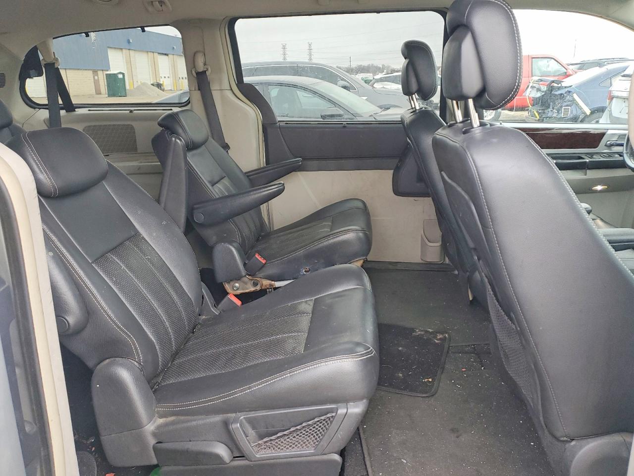 2010 CHRYSLER TOWN & COUNTRY TOURING PLUS photo 21