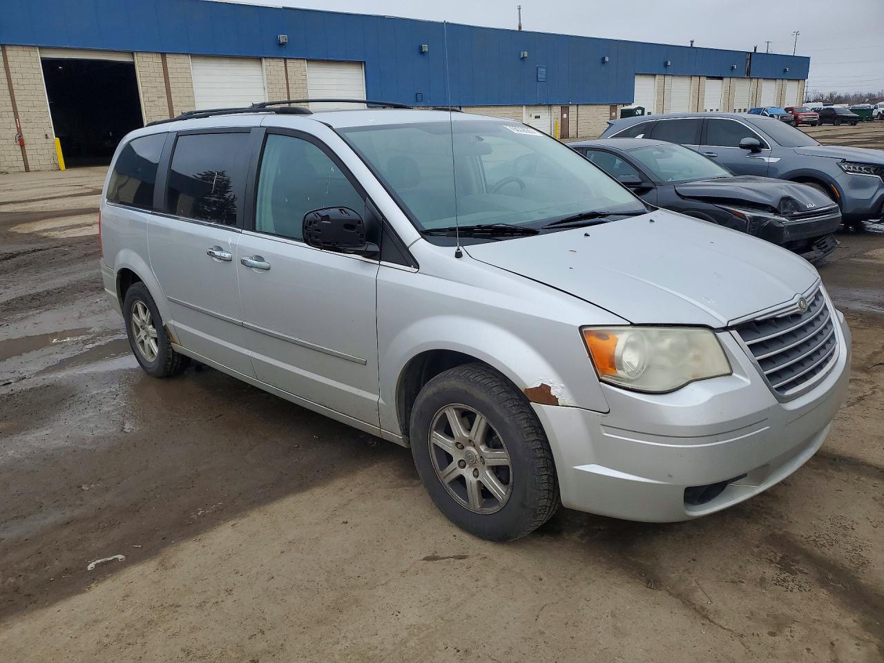2010 CHRYSLER TOWN & COUNTRY TOURING PLUS photo 7