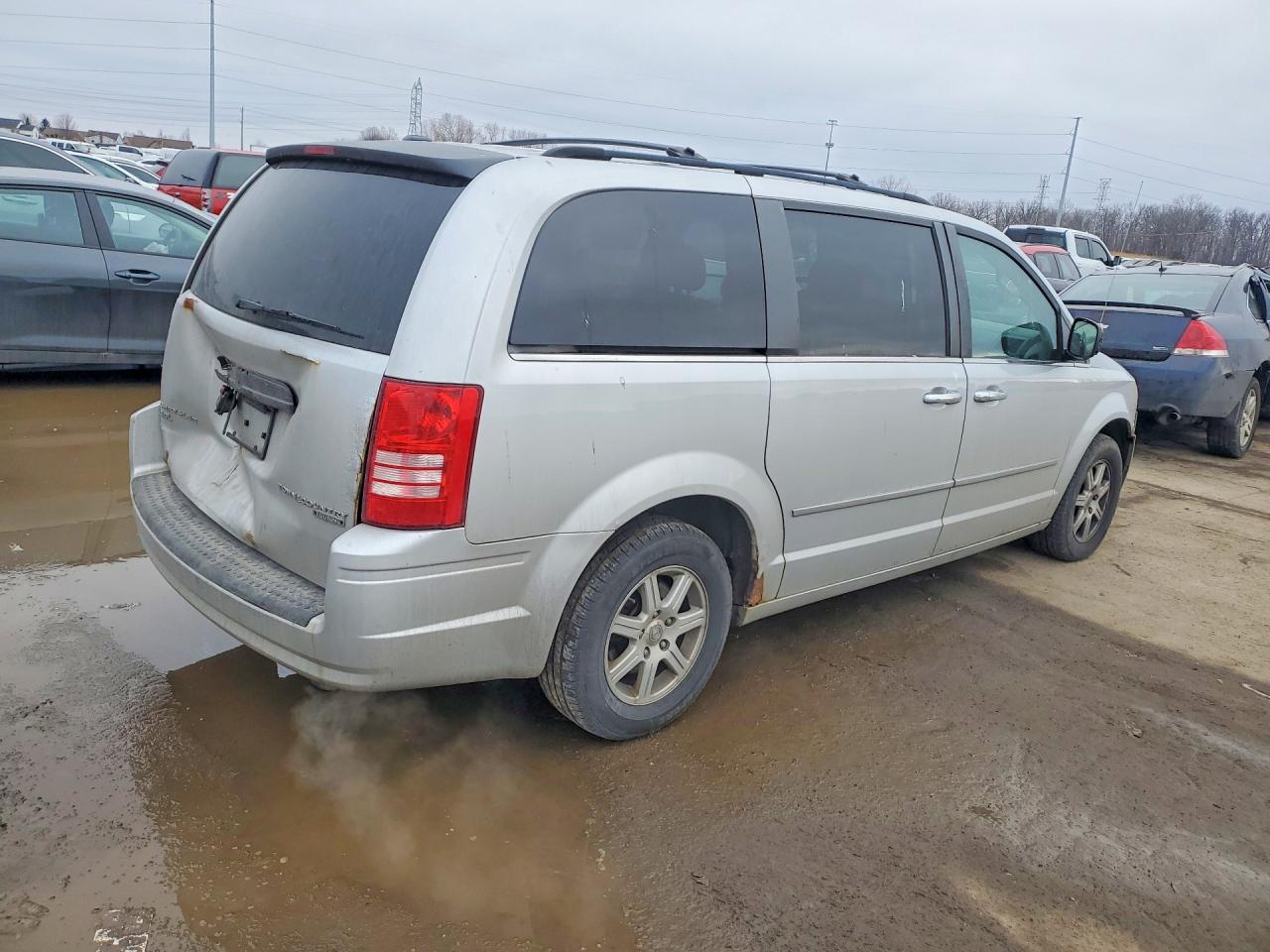 2010 CHRYSLER TOWN & COUNTRY TOURING PLUS photo 5