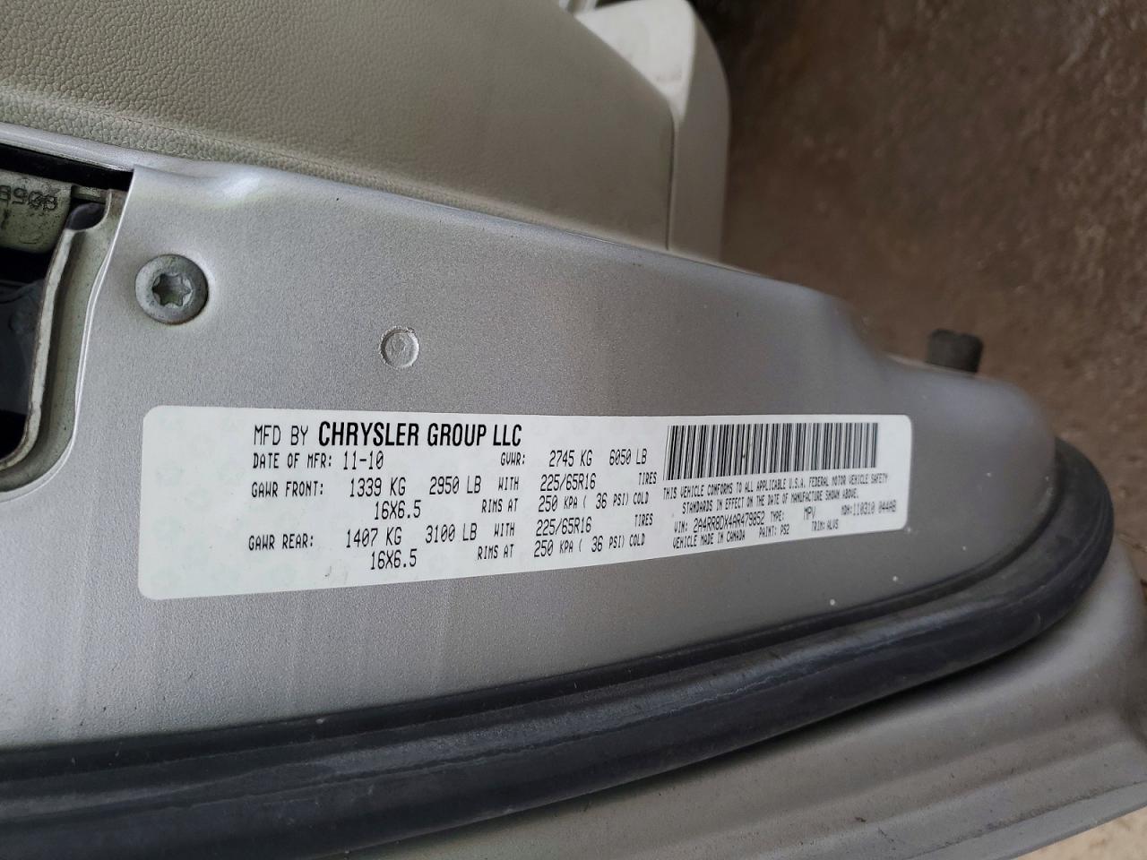 2010 CHRYSLER TOWN & COUNTRY TOURING PLUS photo 25