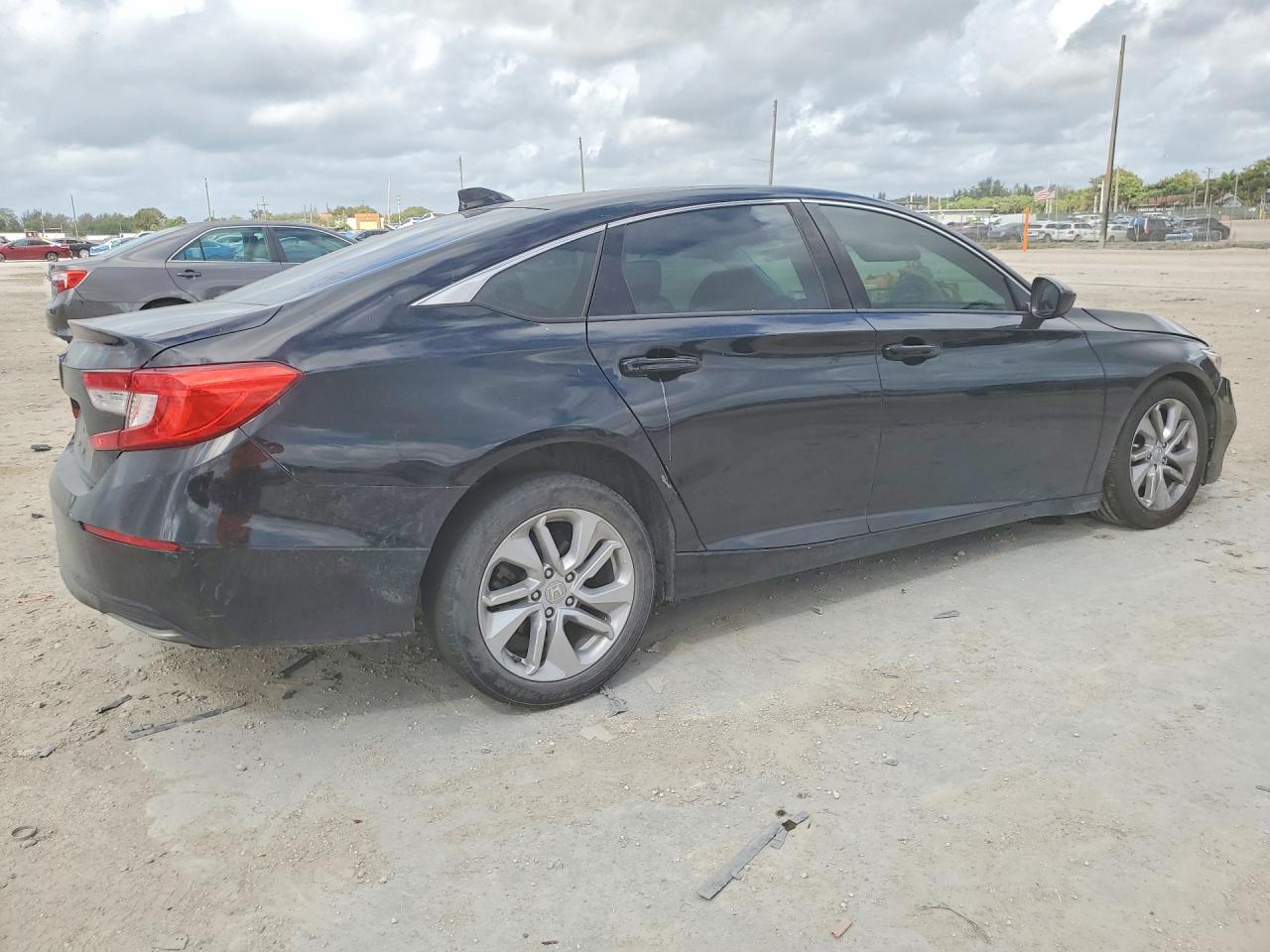 2020 HONDA ACCORD LX photo 7