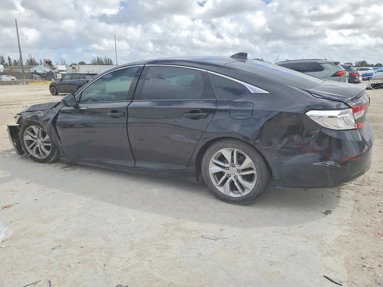 2020 HONDA ACCORD LX photo 4