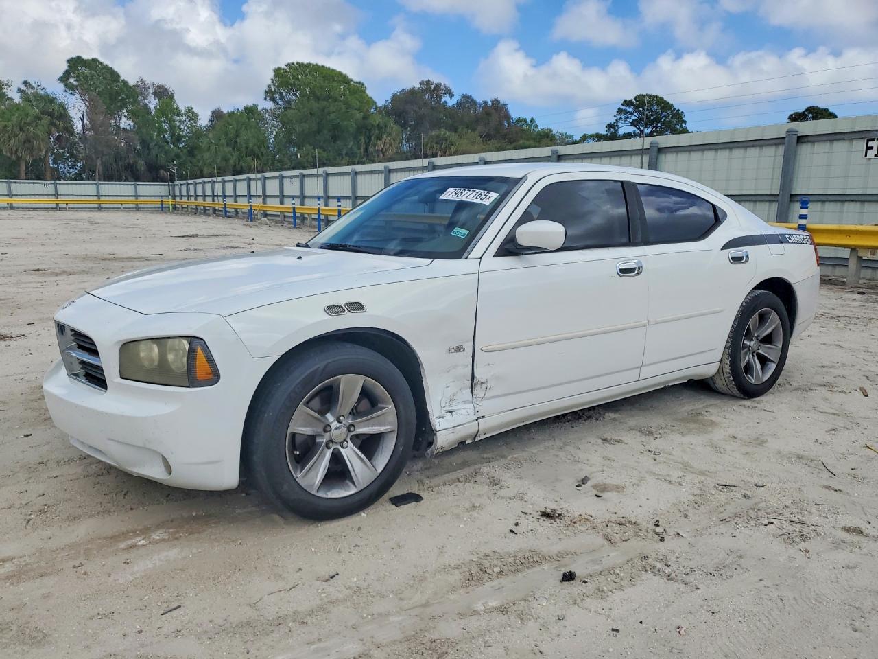 2010 DODGE CHARGER