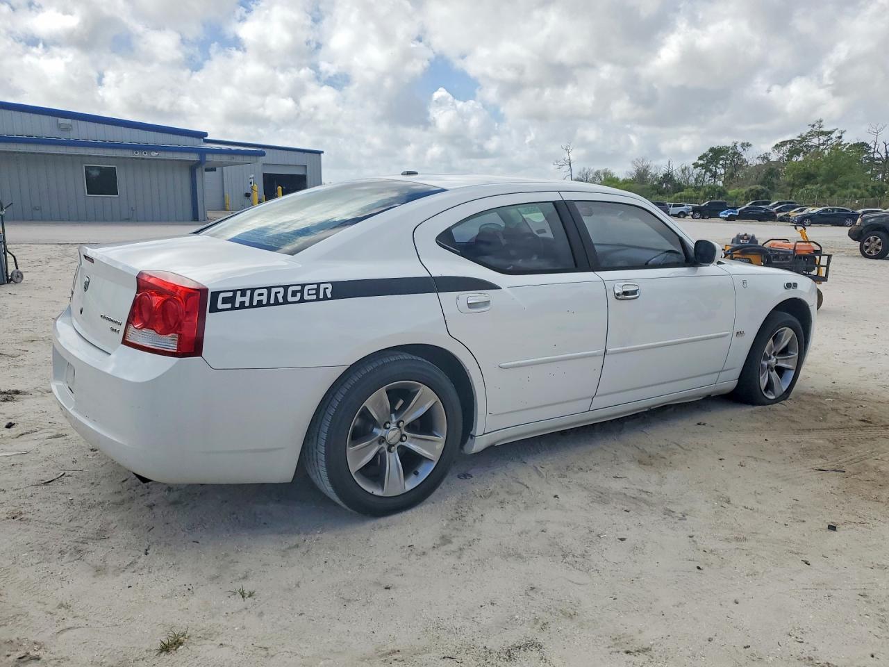 2010 DODGE CHARGER SXT photo 3