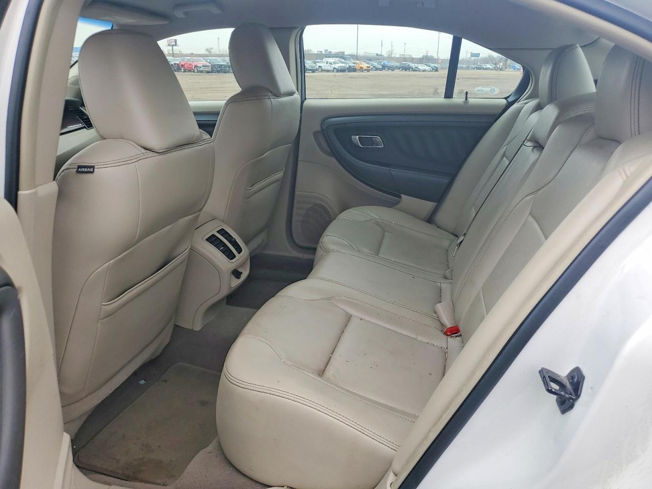 2010 FORD TAURUS SEL photo 19