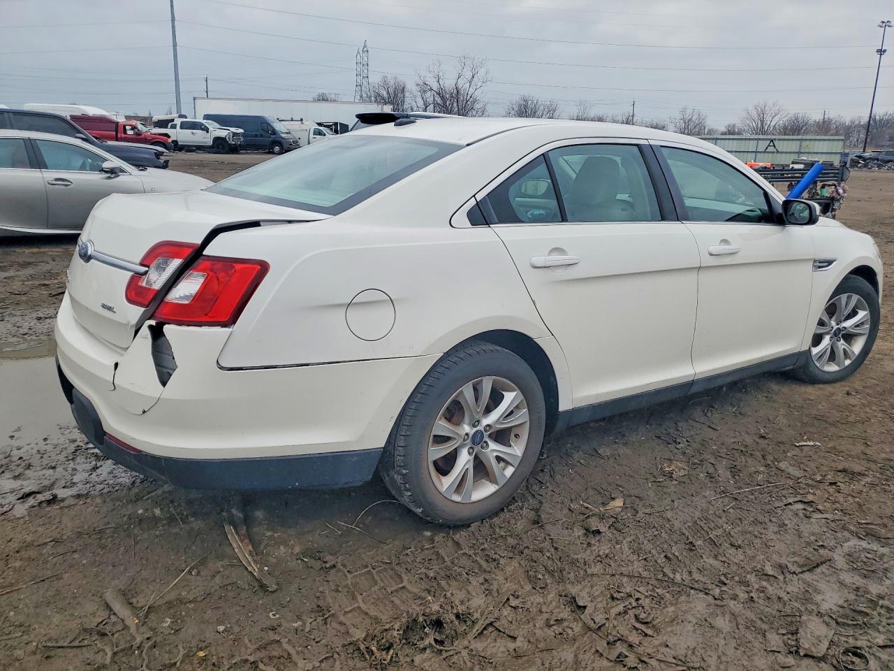 2010 FORD TAURUS SEL photo 5