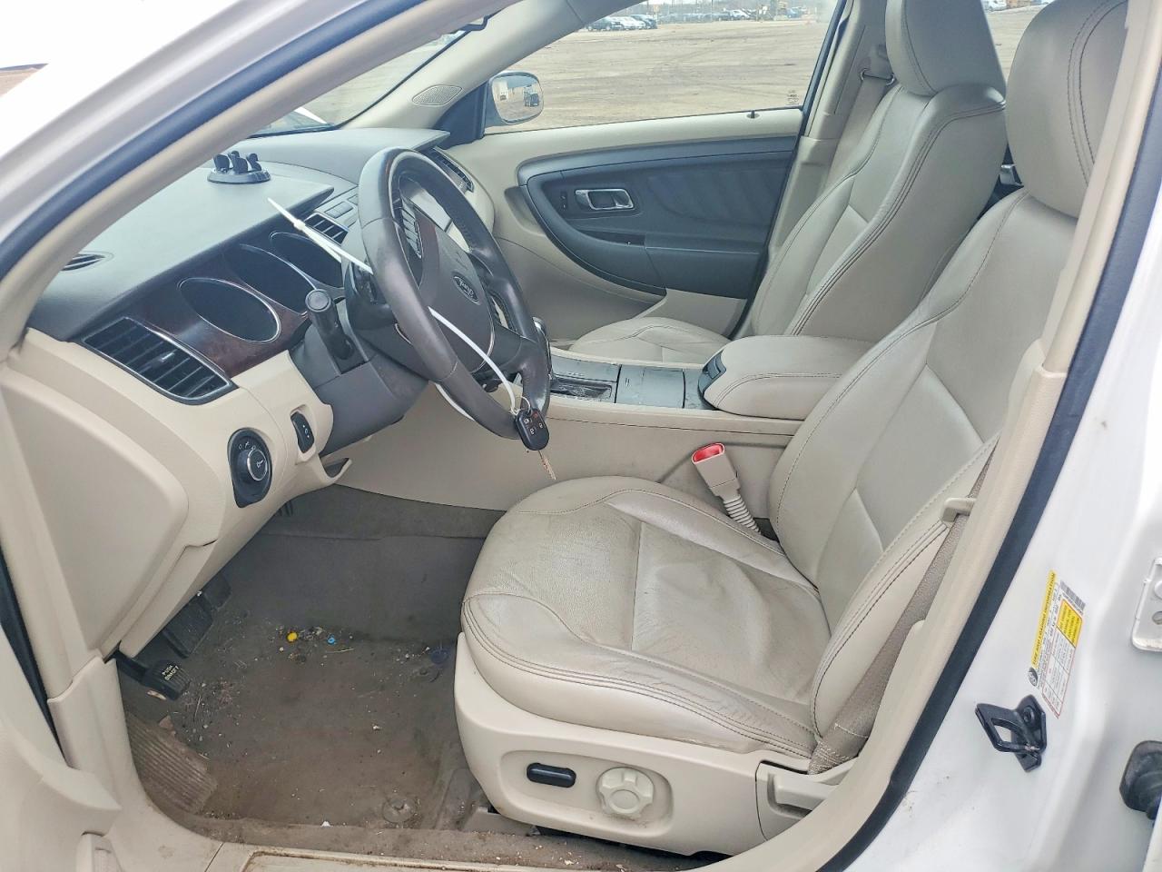 2010 FORD TAURUS SEL photo 13