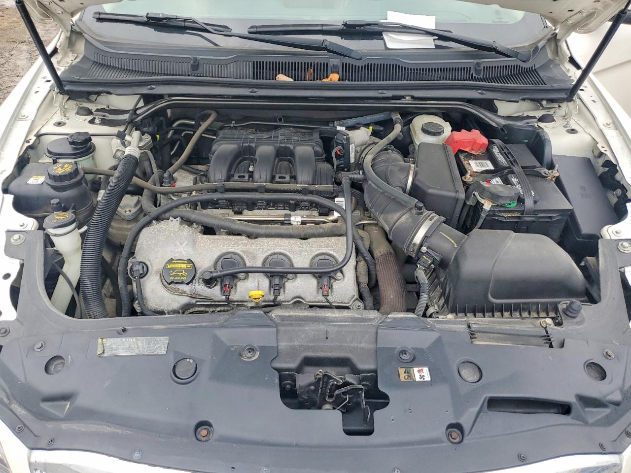 2010 FORD TAURUS SEL photo 21