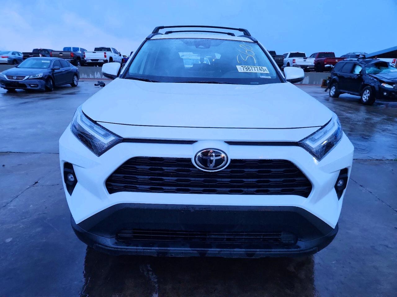 2025 TOYOTA RAV4 XLE PREMIUM photo 5
