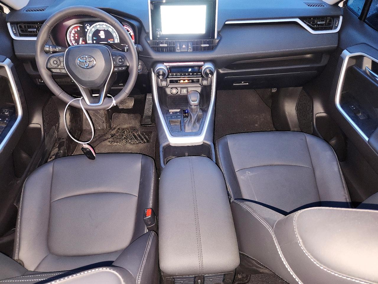 2025 TOYOTA RAV4 XLE PREMIUM photo 8