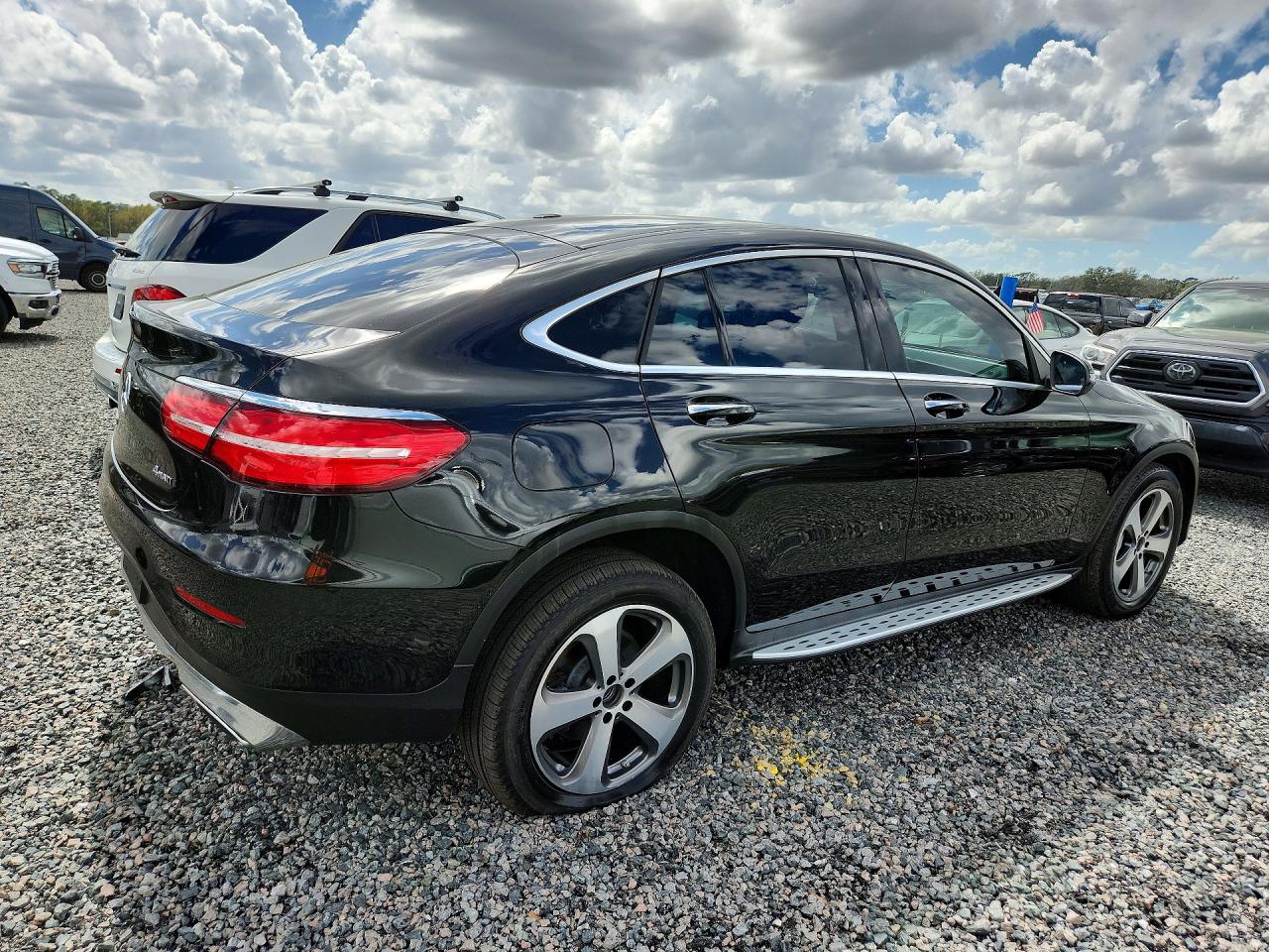2017 MERCEDES-BENZ GLC COUPE 300 4MATIC photo 5