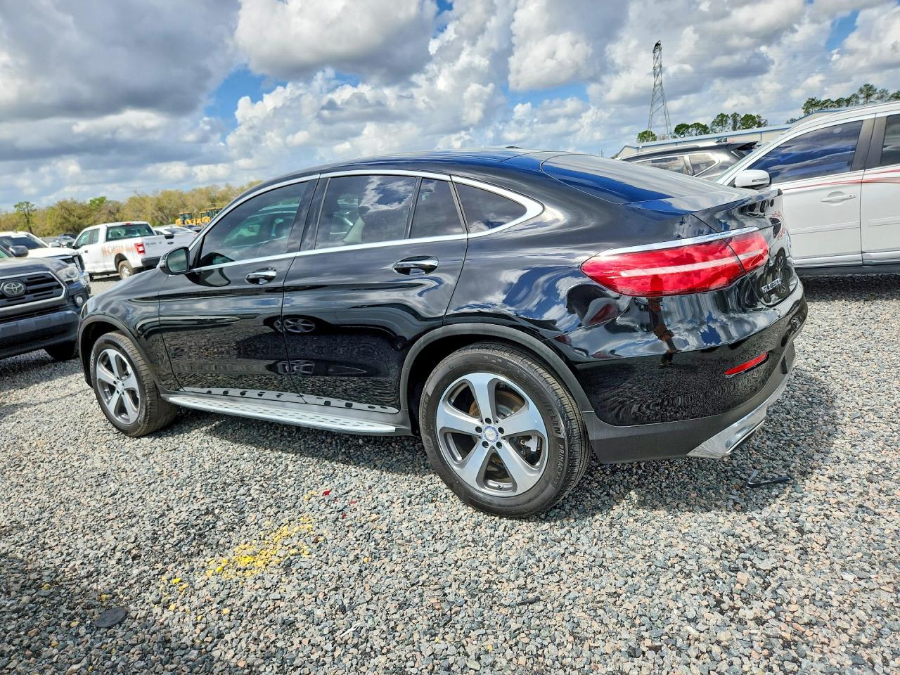 2017 MERCEDES-BENZ GLC COUPE 300 4MATIC photo 3