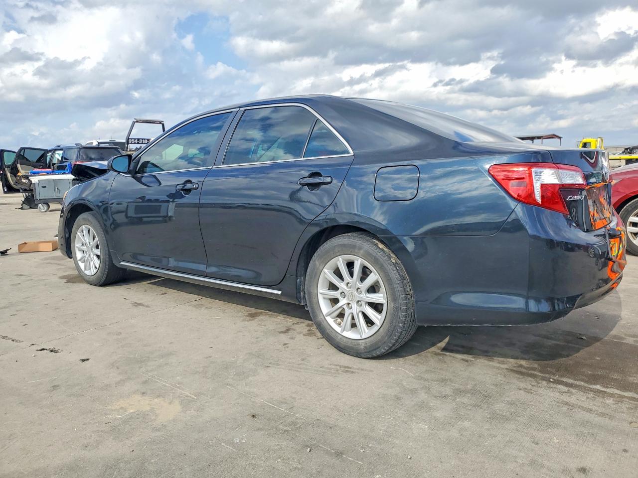2012 TOYOTA CAMRY LE photo 2