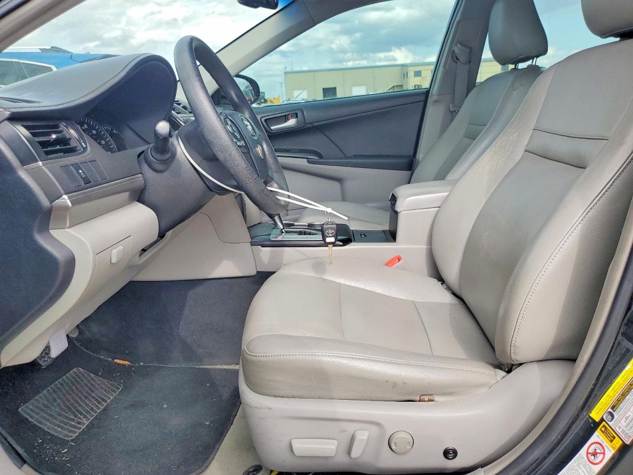 2012 TOYOTA CAMRY LE photo 7