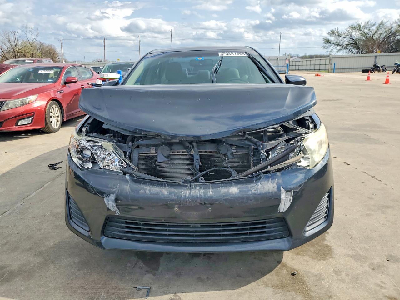 2012 TOYOTA CAMRY LE photo 5