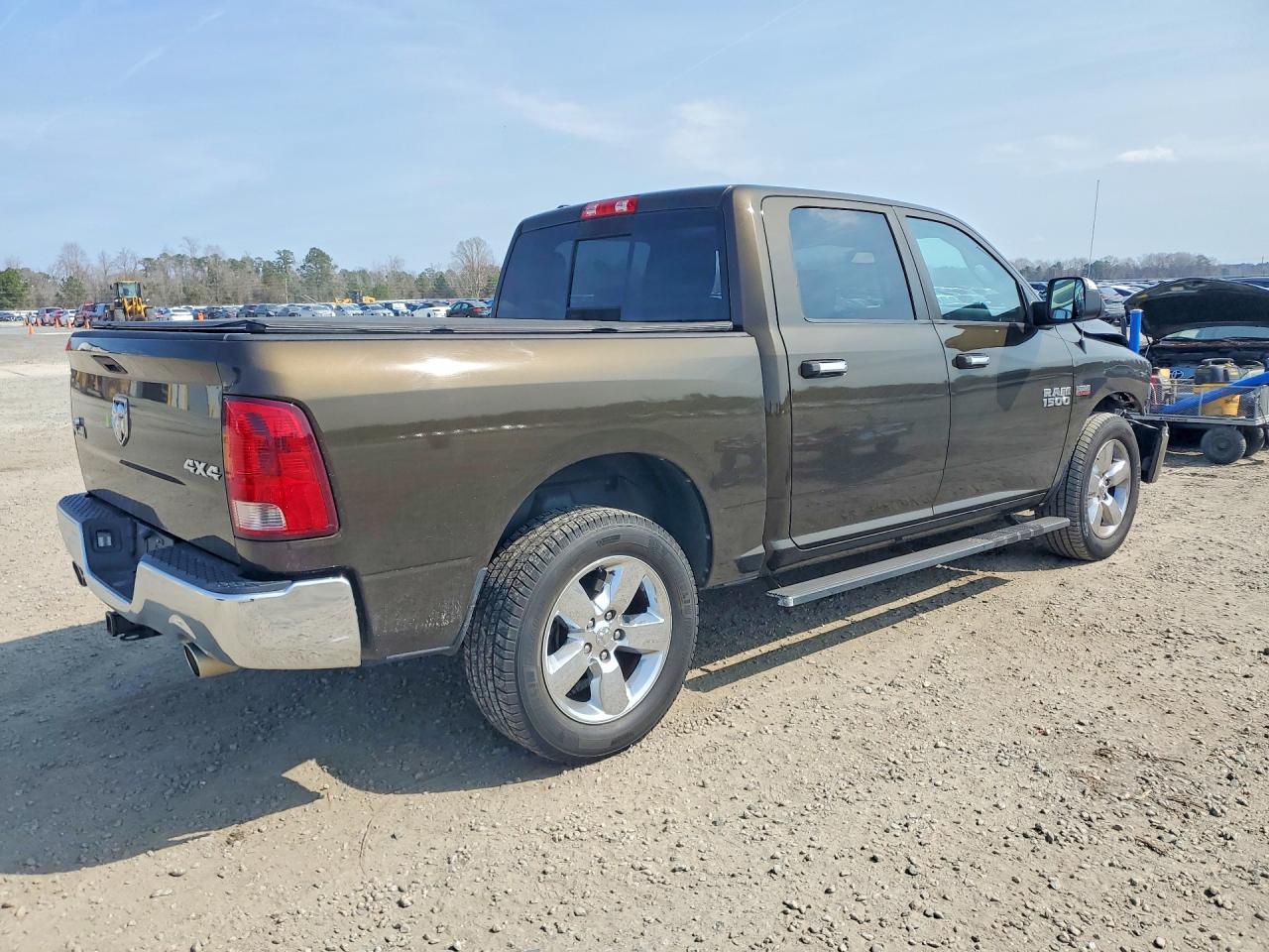 2014 RAM 1500 photo 7