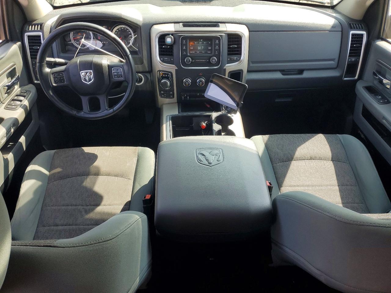 2014 RAM 1500 photo 22