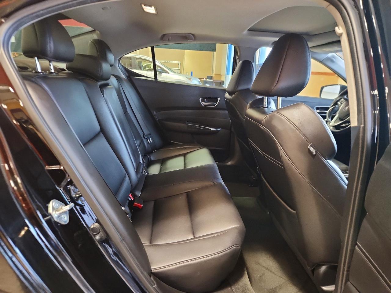 2018 ACURA TLX photo 19