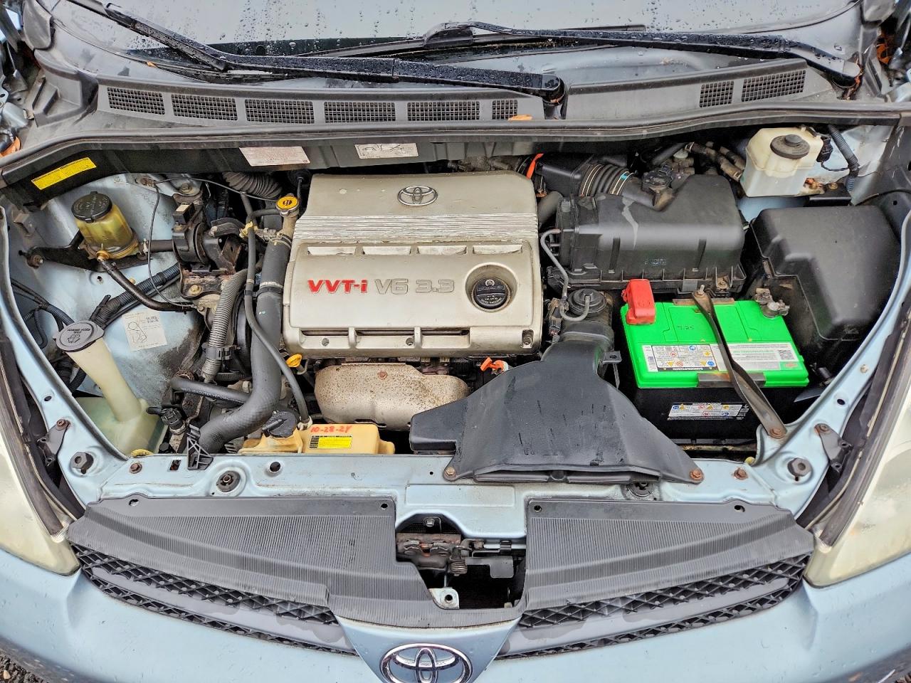 2004 TOYOTA SIENNA LE 7 PASSENGER photo 12