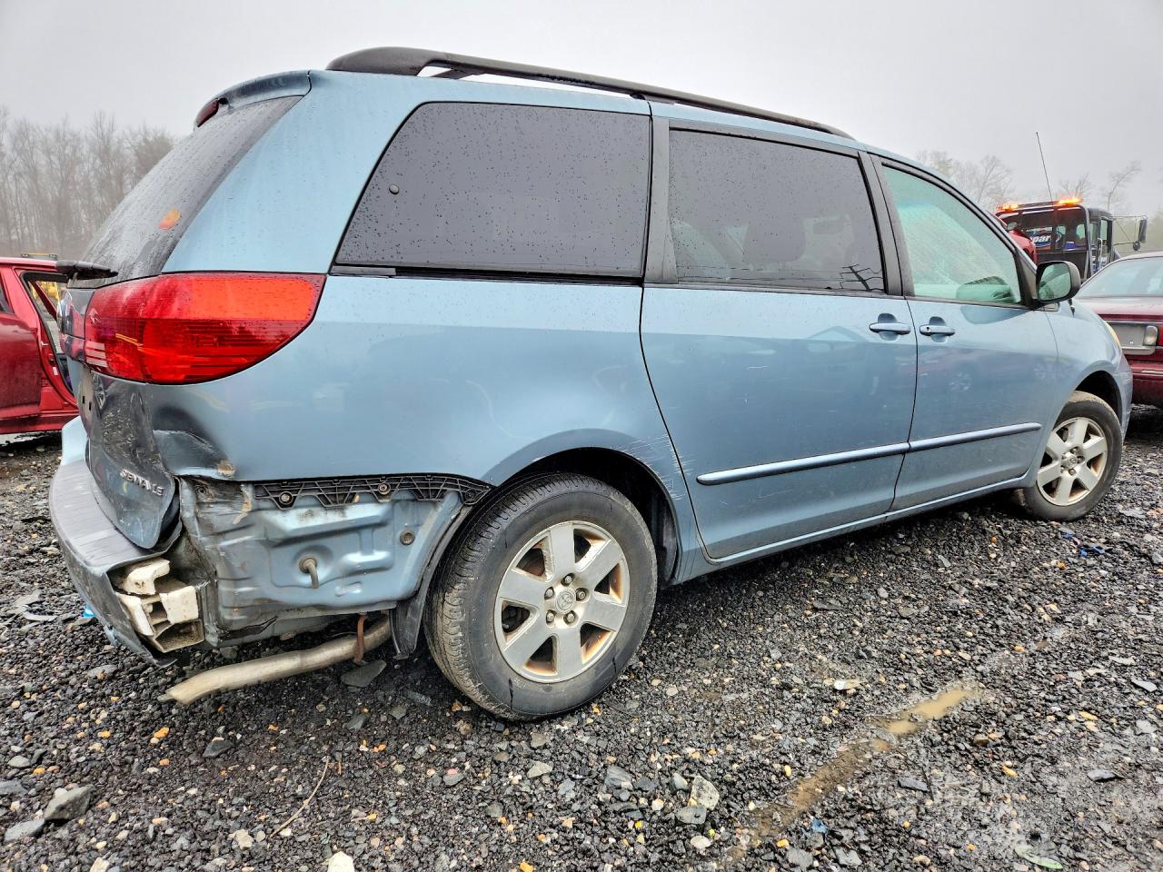 2004 TOYOTA SIENNA LE 7 PASSENGER photo 3