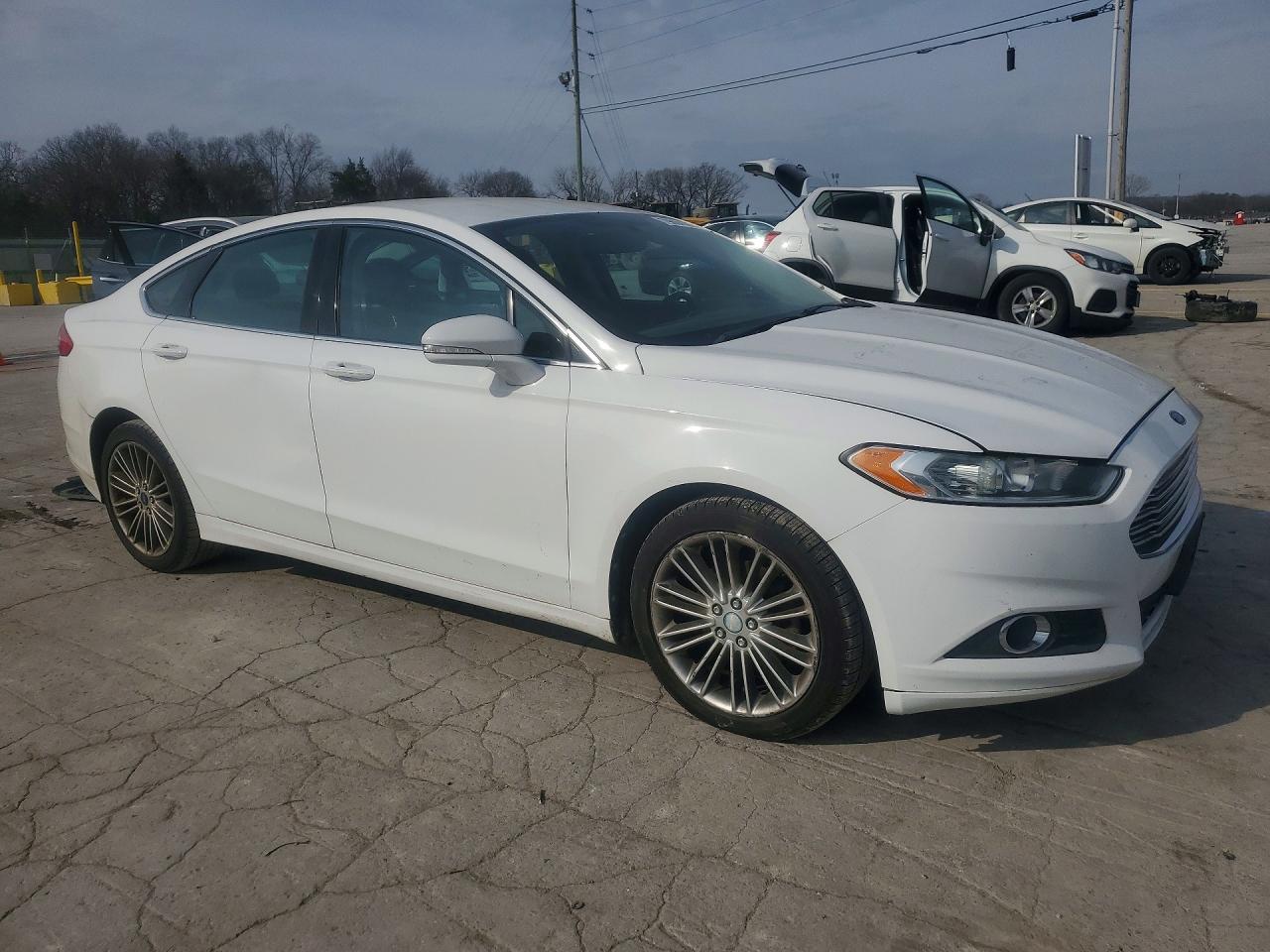 2013 FORD FUSION SE photo 4