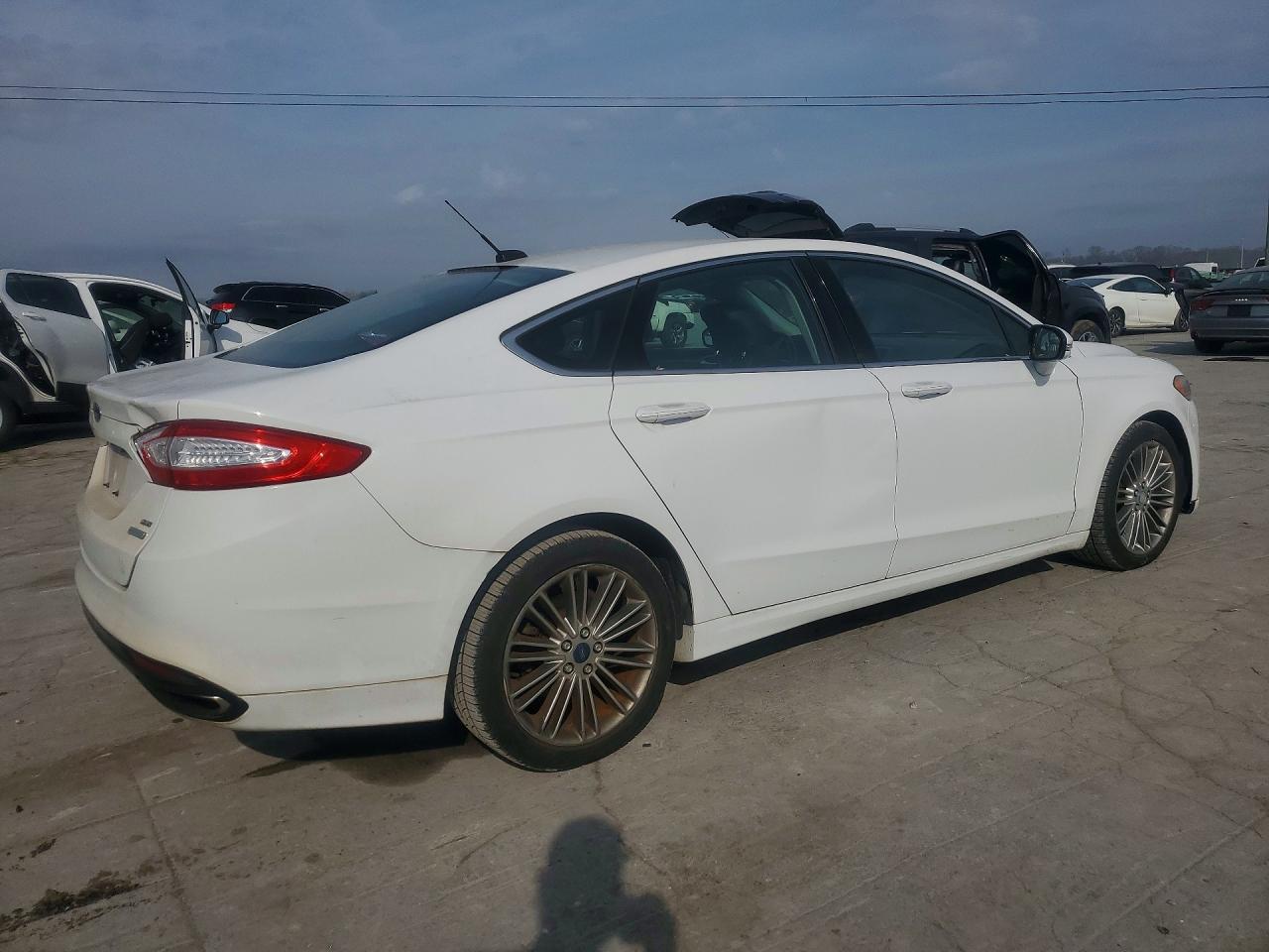 2013 FORD FUSION SE photo 3
