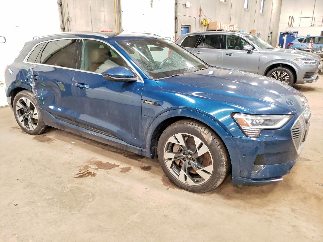 2022 AUDI E-TRON PREMIUM PLUS photo 10