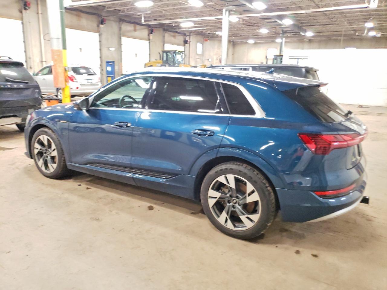 2022 AUDI E-TRON PREMIUM PLUS photo 4