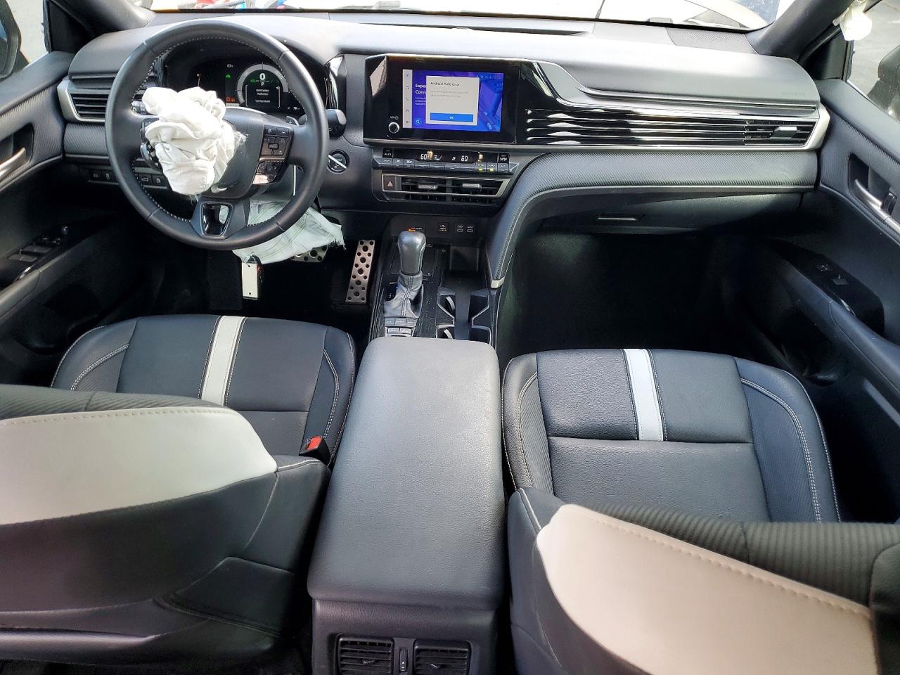 2025 TOYOTA CAMRY SE photo 15