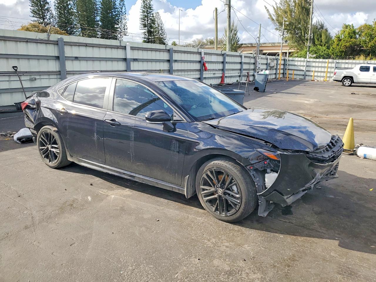 2025 TOYOTA CAMRY SE photo 7
