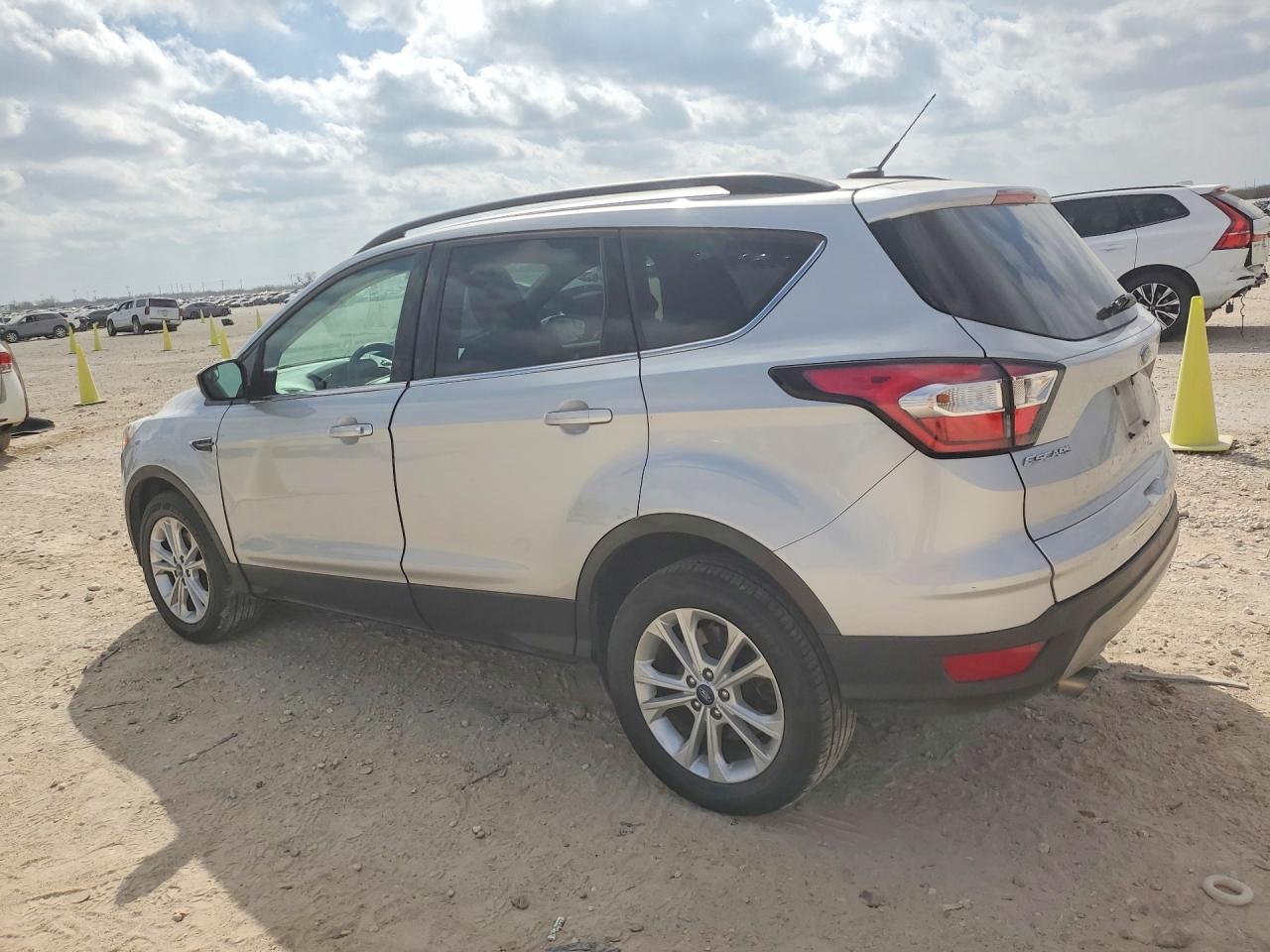2018 FORD ESCAPE SE photo 3