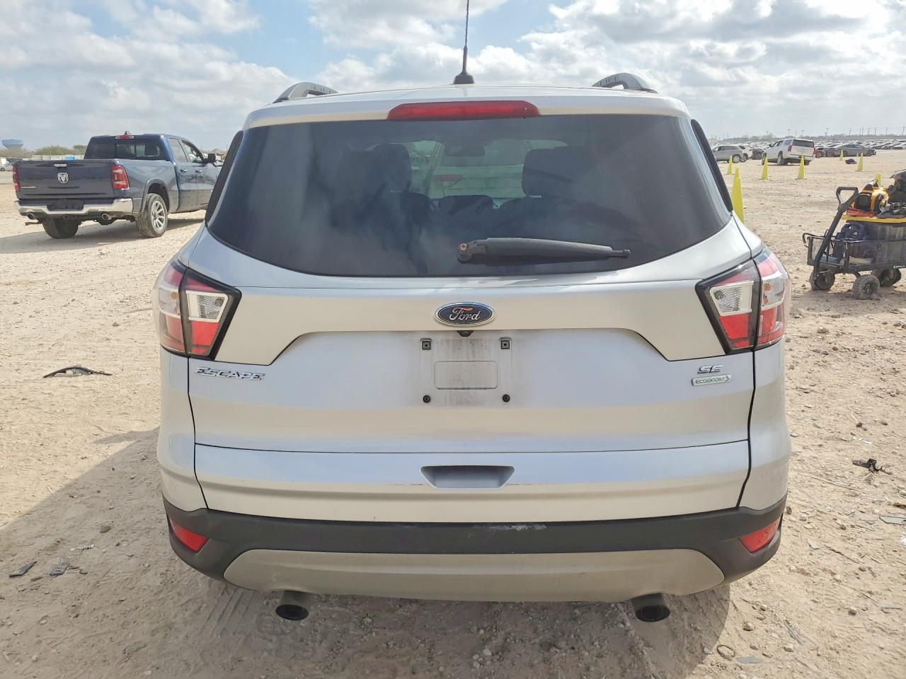 2018 FORD ESCAPE SE photo 11