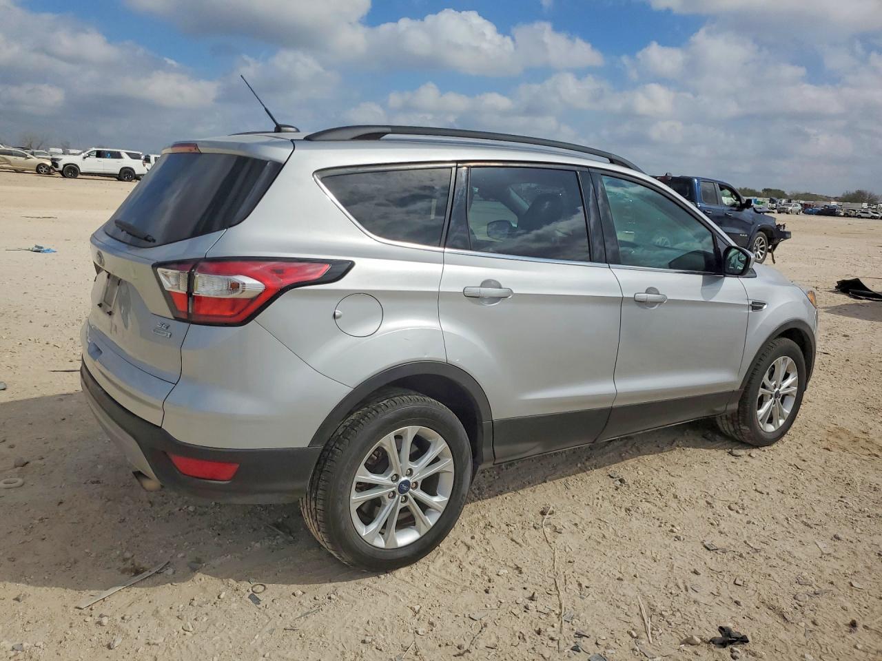 2018 FORD ESCAPE SE photo 5
