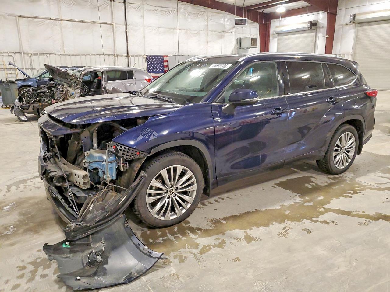 2022 TOYOTA HIGHLANDER