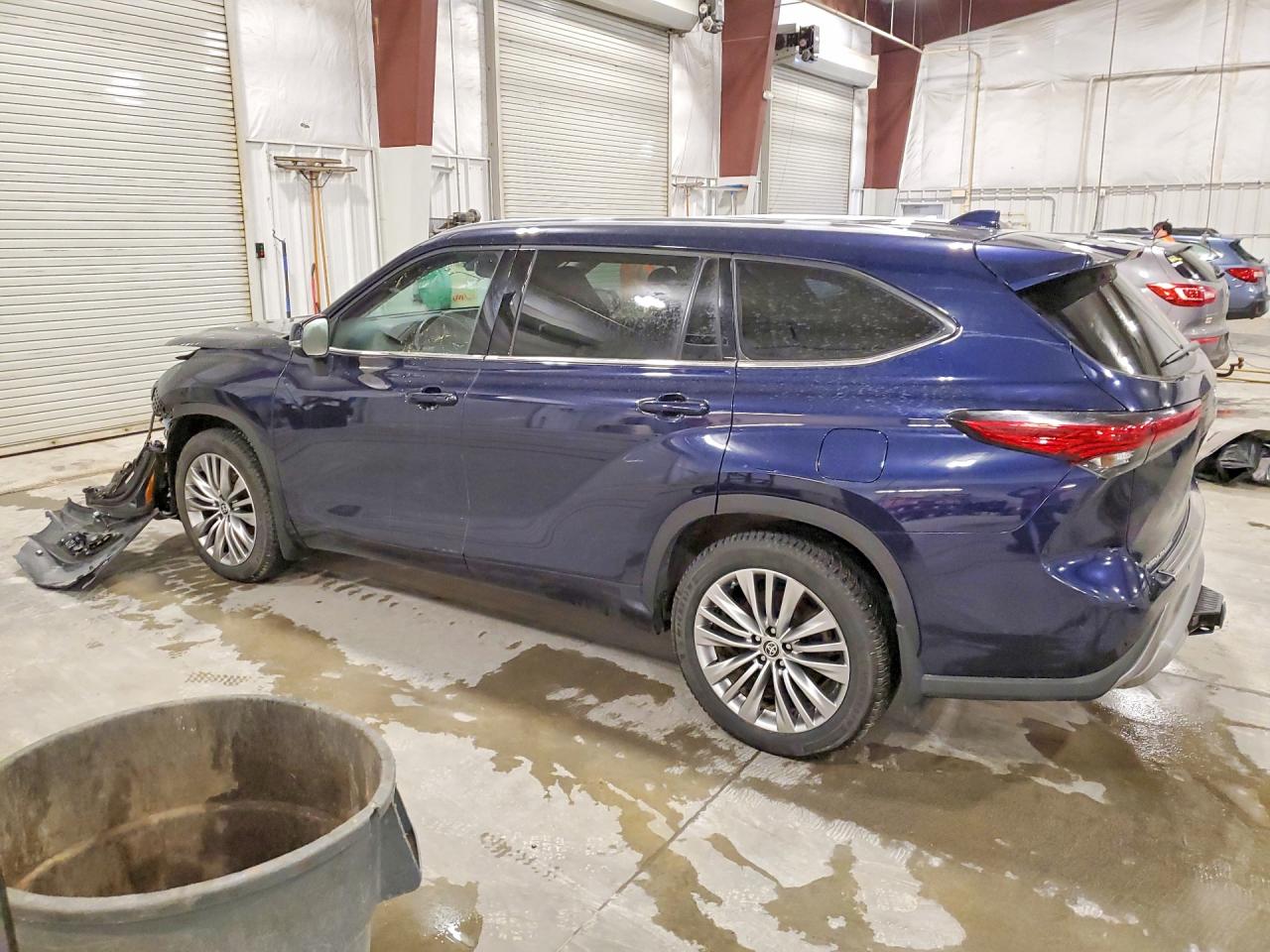 2022 TOYOTA HIGHLANDER PLATINUM photo 2