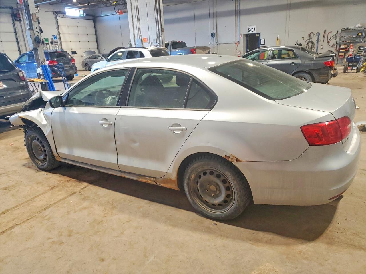 2012 VOLKSWAGEN JETTA BASE photo 2