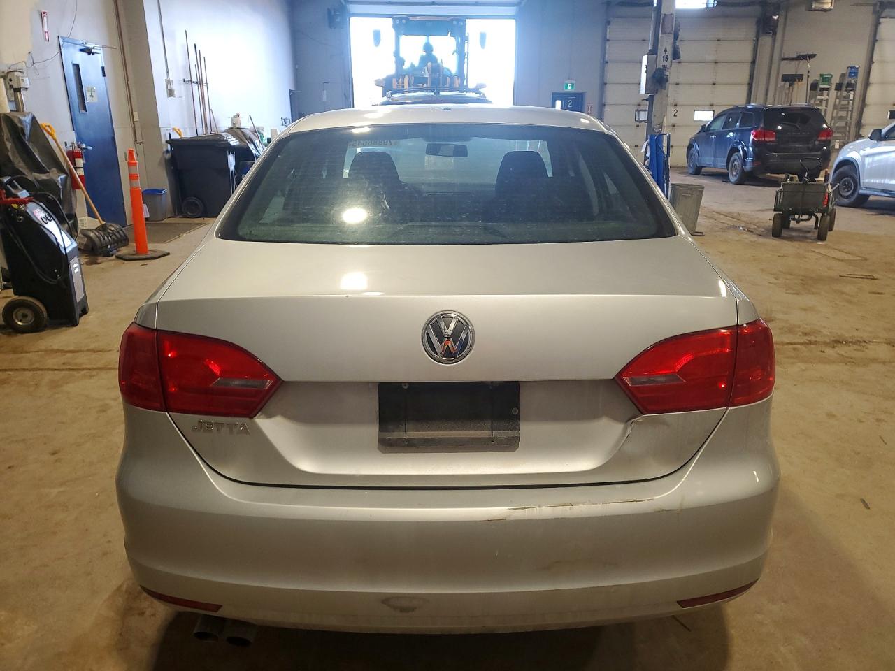 2012 VOLKSWAGEN JETTA BASE photo 6