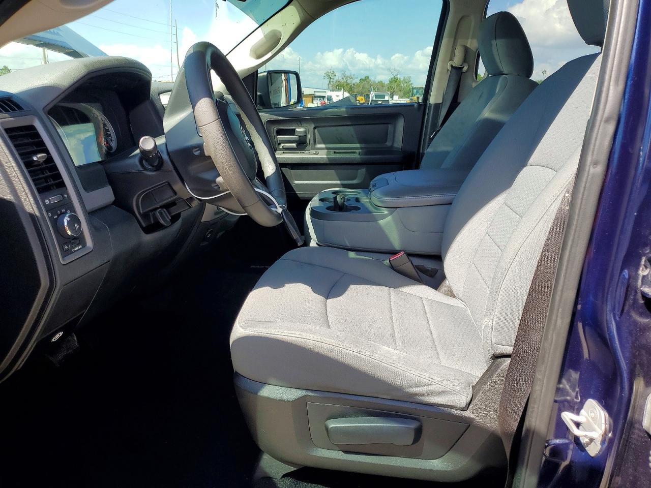 2013 RAM 1500 ST photo 13