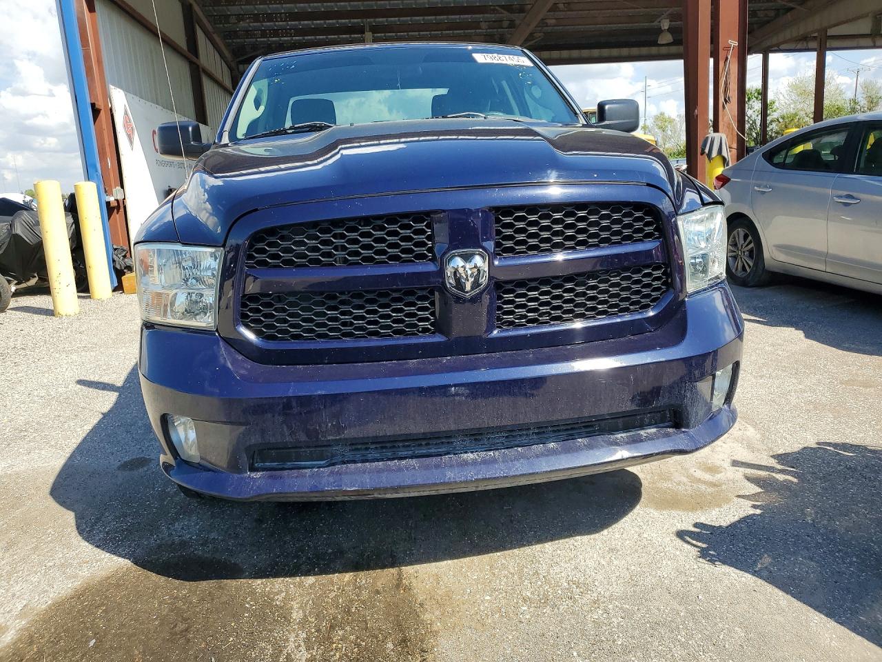 2013 RAM 1500 ST photo 9