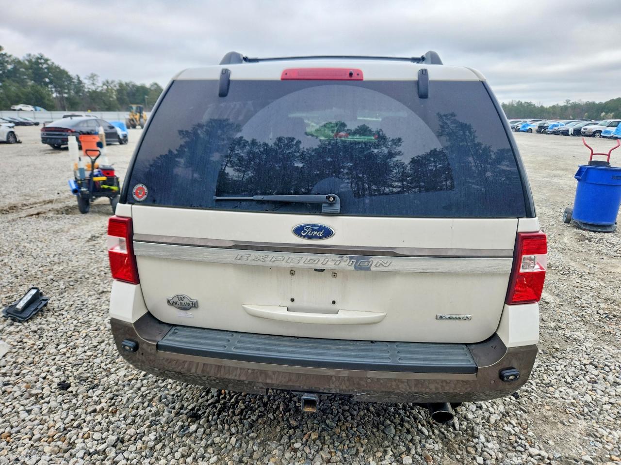 2017 FORD EXPEDITION XLT photo 6