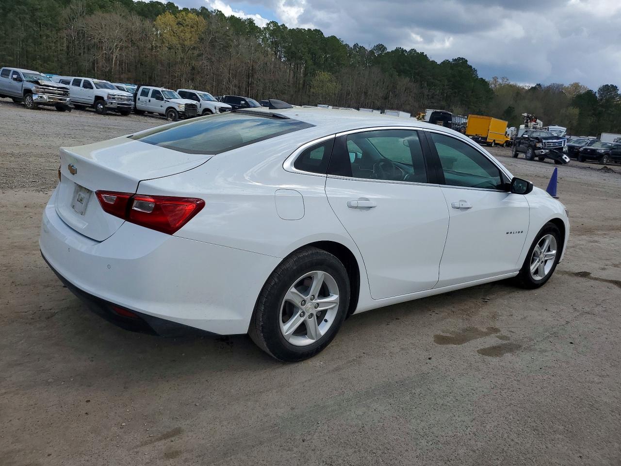 2021 CHEVROLET MALIBU LS photo 3