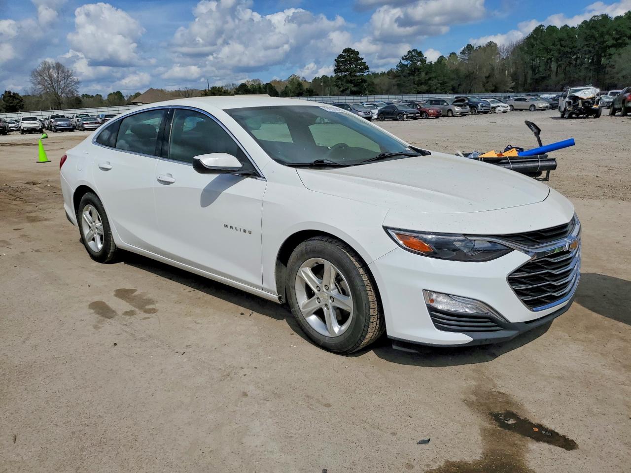 2021 CHEVROLET MALIBU LS photo 4