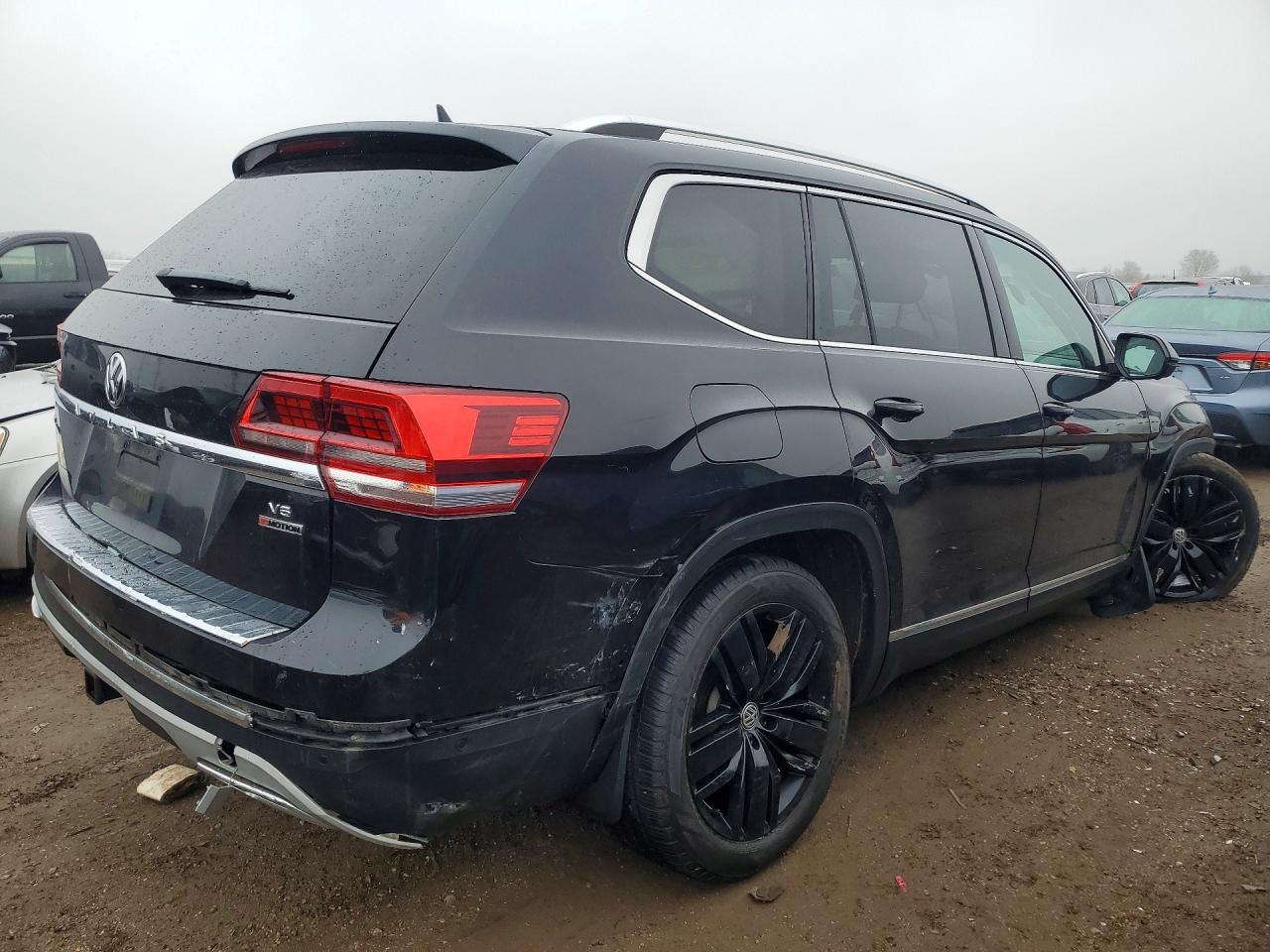 2018 VOLKSWAGEN ATLAS SEL PREMIUM photo 5