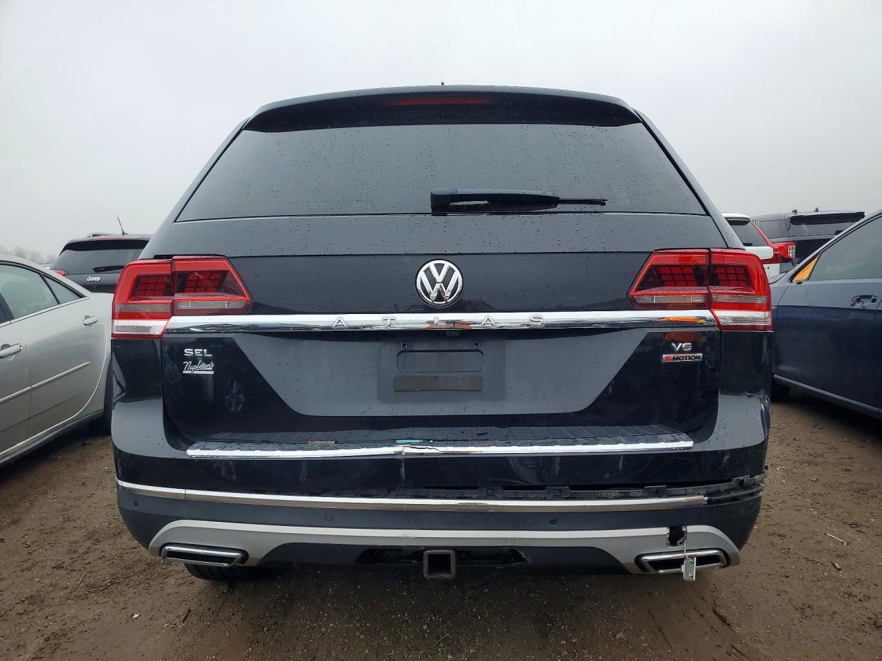 2018 VOLKSWAGEN ATLAS SEL PREMIUM photo 11