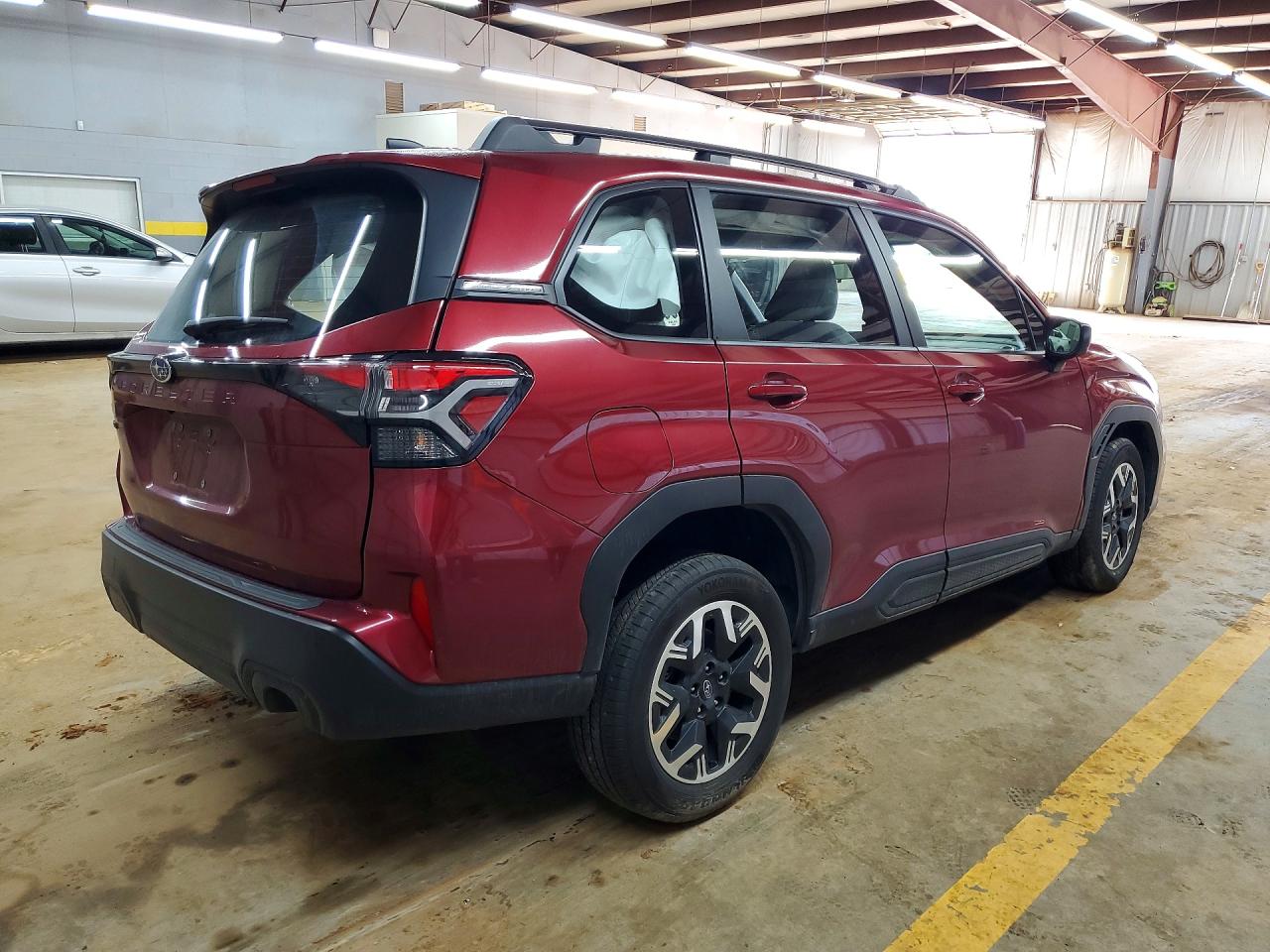 2025 SUBARU FORESTER photo 3