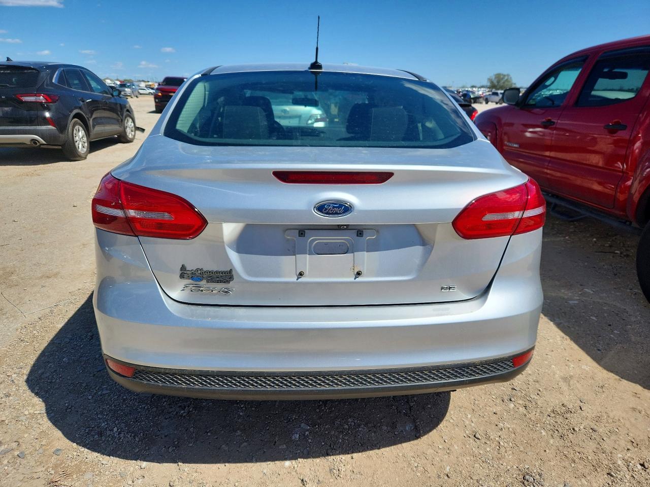 2017 FORD FOCUS SE photo 11