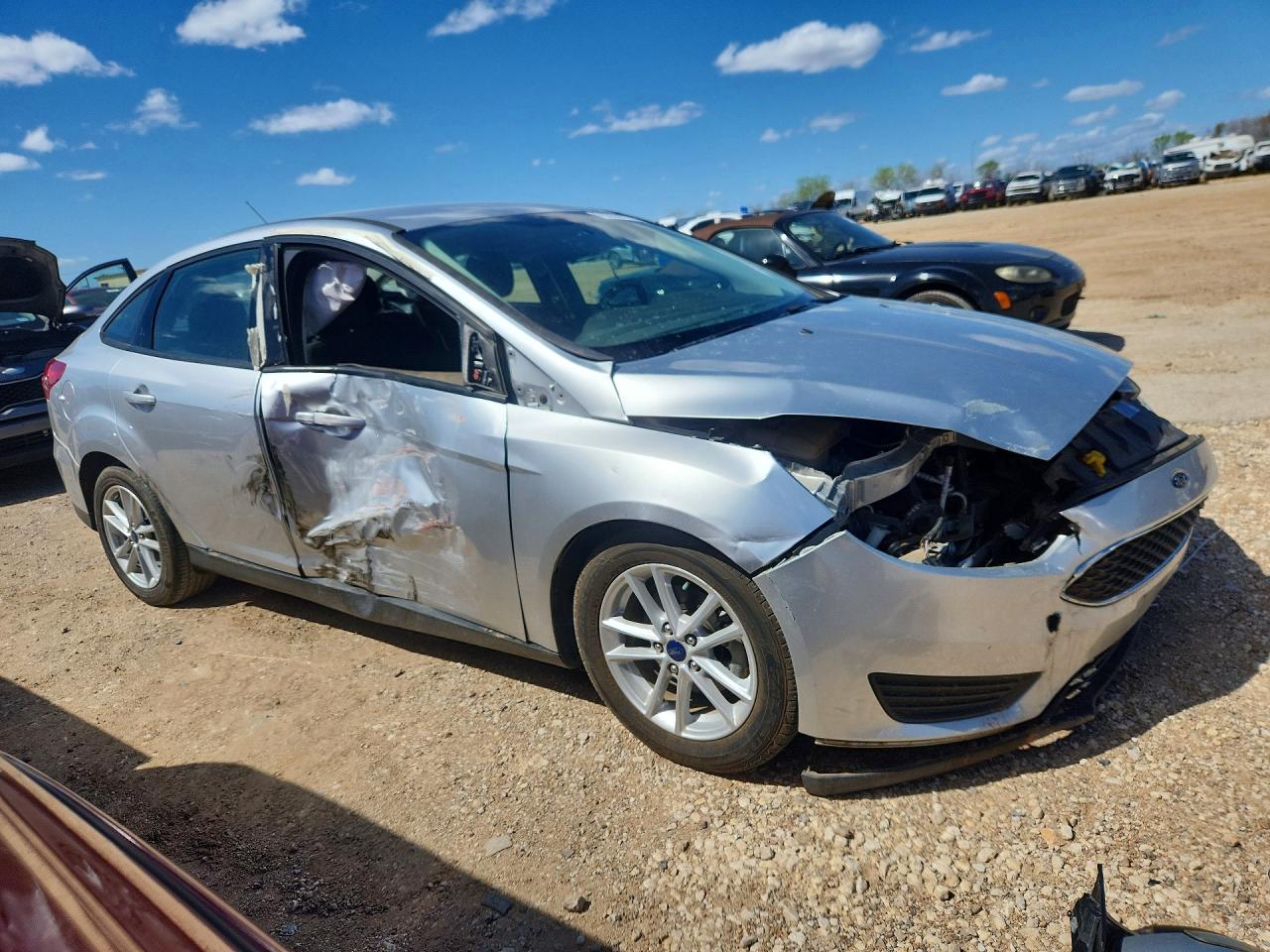 2017 FORD FOCUS SE photo 7